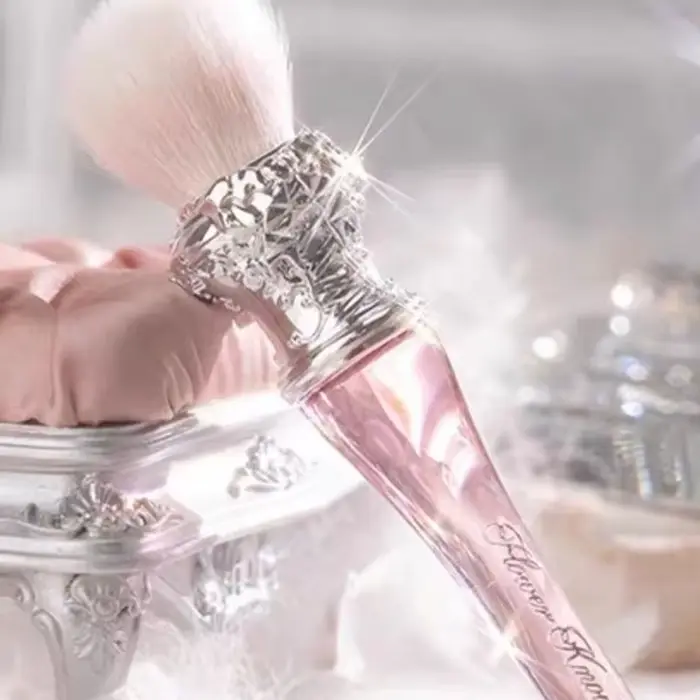 Flower Knows Swan Ballet Blush laine brosse poudre minérale bronzant Contour pinceaux de maquillage