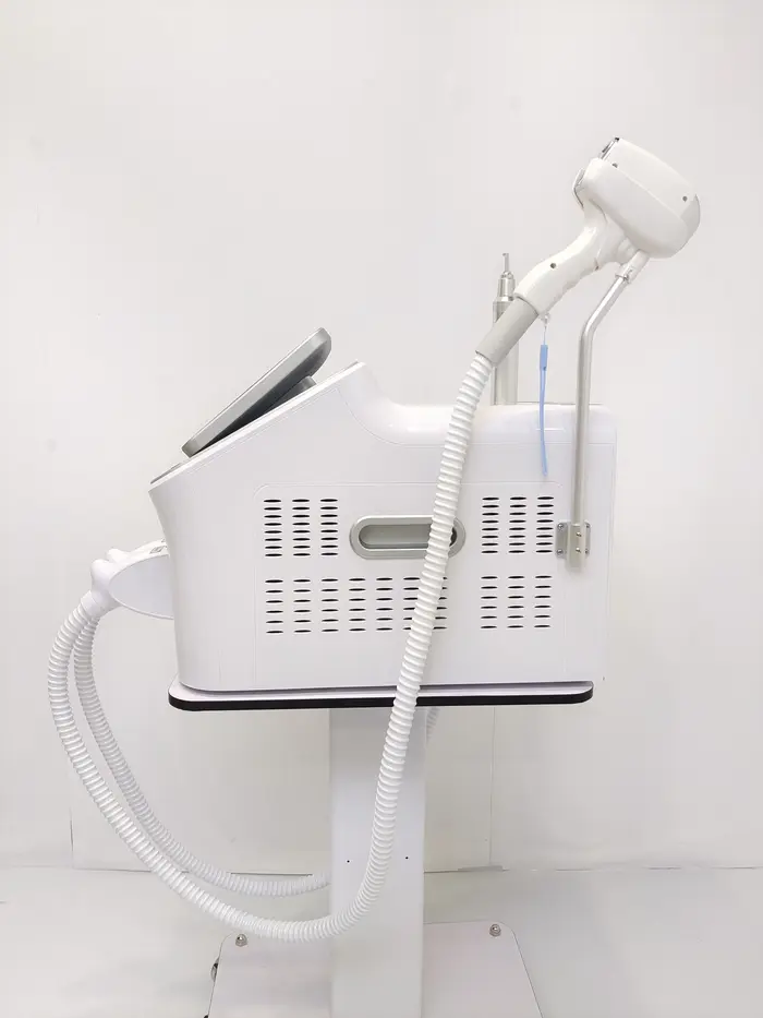 Professionnel 2 en 1 Diode Laser 4000w 4 vagues 808nm Machine d'épilation picoseconde Qswitch ND YAG 1064NM