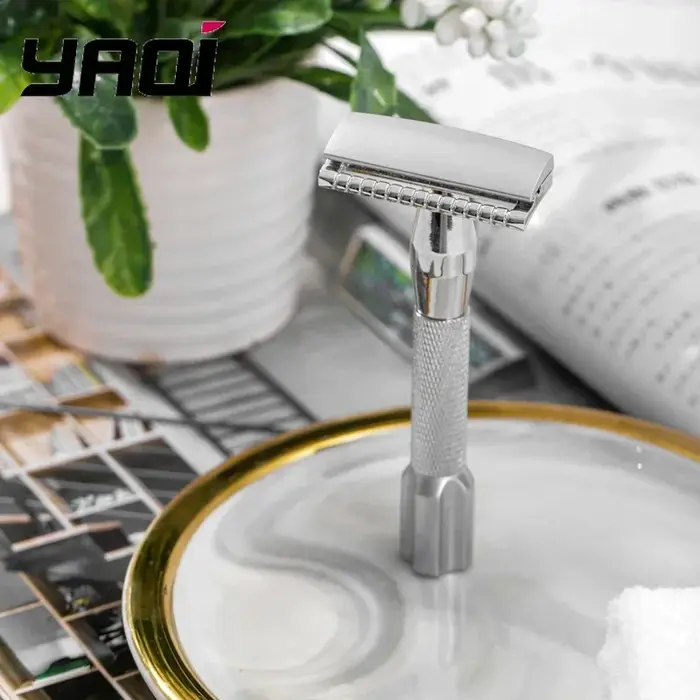Rasoir de sécurité YAQI Razzo Rocket 2026 avec manche en aluminium couleur chrome pour hommes