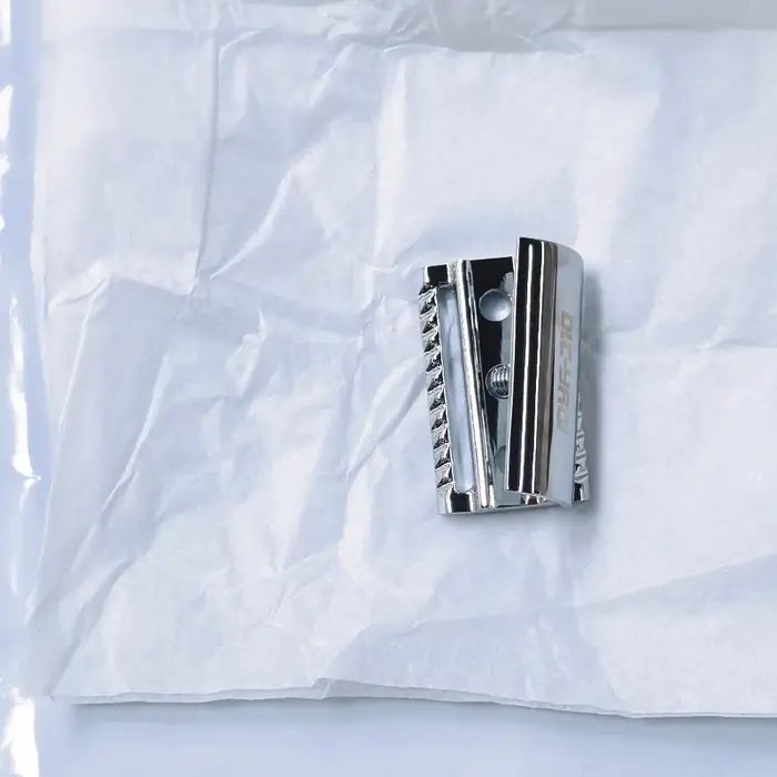 Vente Flash 2026 ! Tête de rasoir de sécurité à double tranchant YAQI couleur chrome à bord festonné