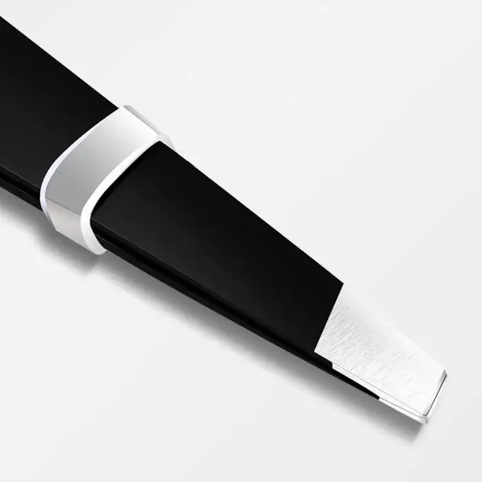 Pince à sourcils noire en acier inoxydable