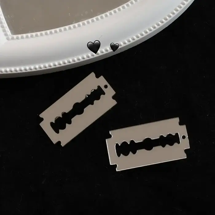 Pinces à cheveux en acrylique haute simulation effet lame de rasoir - Accessoires capillaires Punk Harajuku Y2K