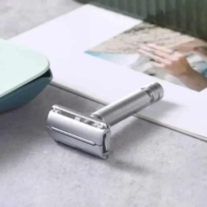 Vente Flash 2026 ! Rasoir de sécurité YAQI Monarch couleur chrome mat - Hypoallergénique