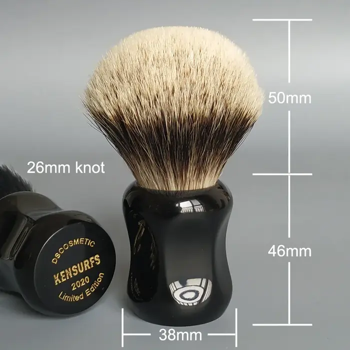 Dscosmetic Brosse à raser en poils de blaireau à deux bandes de 26 mm avec manche en résine noire