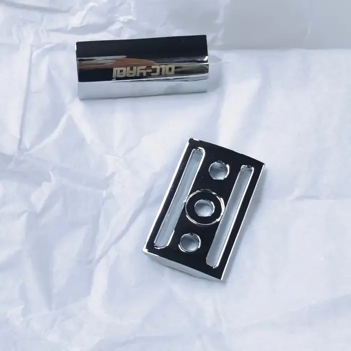 Vente Flash 2026 ! Tête de rasoir de sécurité à double tranchant YAQI couleur chrome à bord festonné