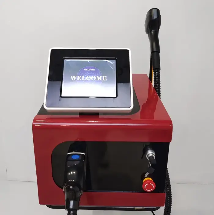 Machine professionnelle d'épilation de corps de Laser de Diode de 4 vagues IPL 2025 Portable 808 755