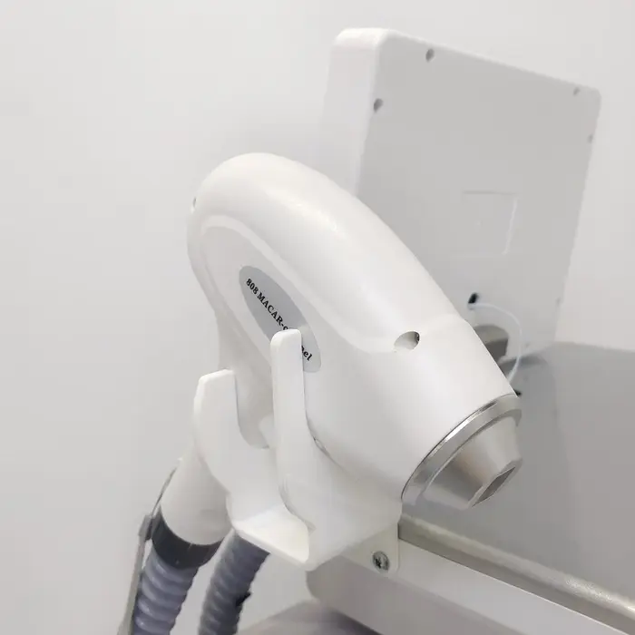 Mini appareil d'épilation au laser à diode professionnel 810 nm