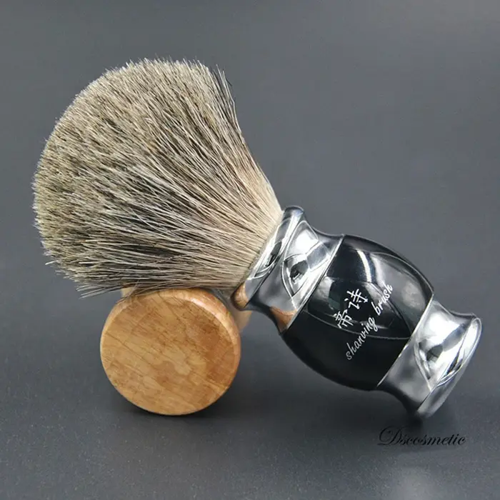 Brosse à raser poils de blaireau pur avec manche en résine