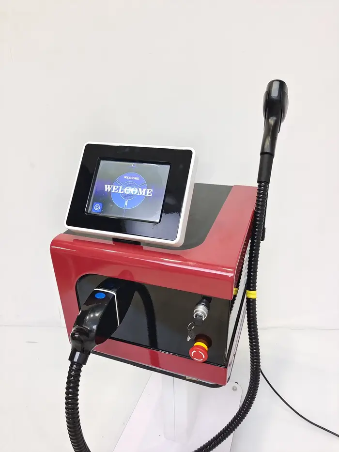 Machine professionnelle d'épilation de corps de Laser de Diode de 4 vagues IPL 2025 Portable 808 755940 1064 Soins