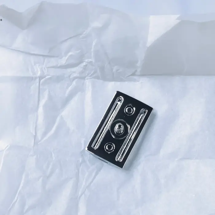 Vente Flash 2026 ! Tête de rasoir de sécurité à double tranchant YAQI couleur chrome à bord festonné