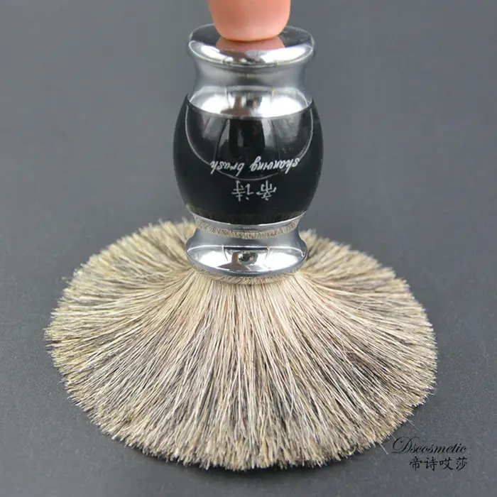 Brosse à raser poils de blaireau pur avec manche en résine