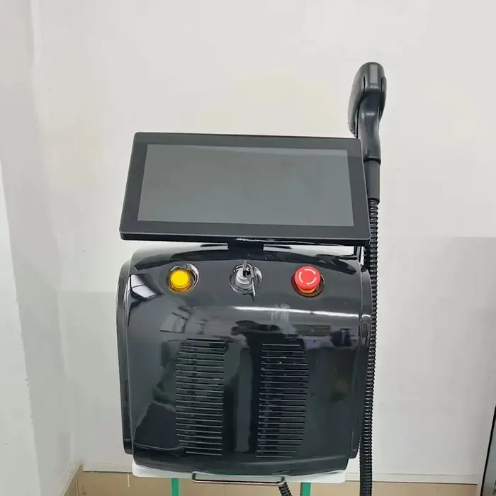 Machine d'épilation au laser diode Soprano Titanium professionnelle portable 6000w