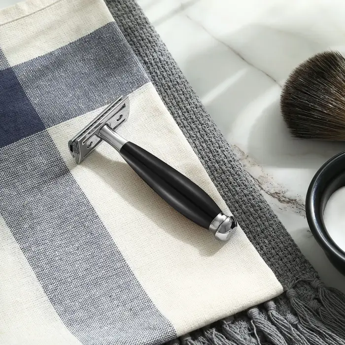 Rasoir de sécurité pour hommes avec manche imitation bois et 5 lames en acier inoxydable suisse, rasoir robuste et écologique