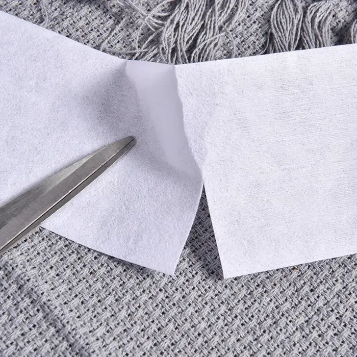 Rouleau de papier non tissé pour épilation