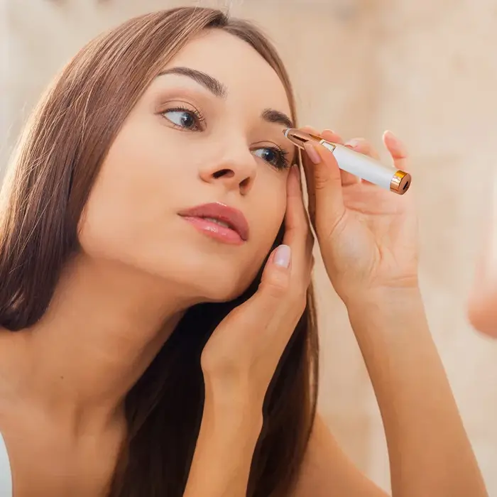 Rasoir de sourcils électrique Mini épilateur de sourcils épilation du visage pour dames Portable femmes indolore rasoir outil nouveau dans