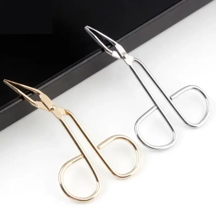 Pince à sourcils en forme de ciseaux