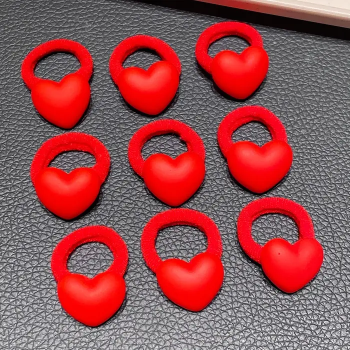 Attaches pour cheveux en forme de cœur rouge