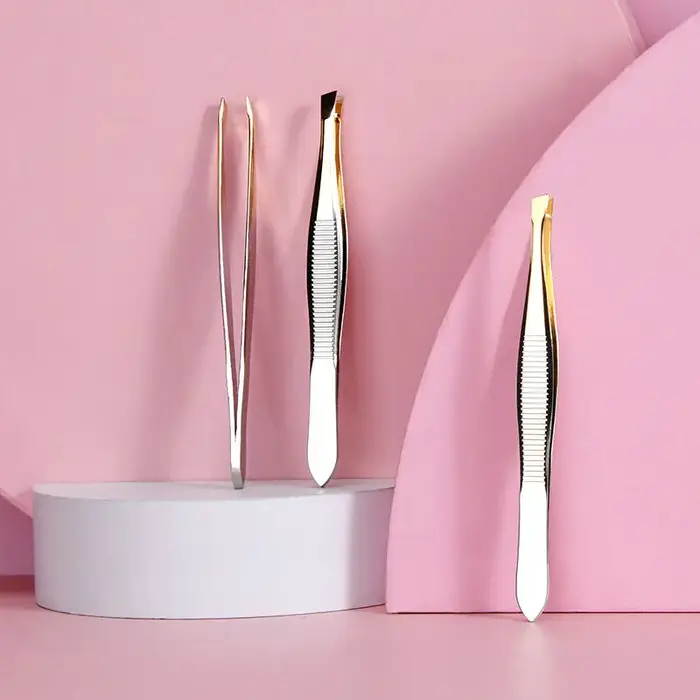 Pince à épiler pour sourcils