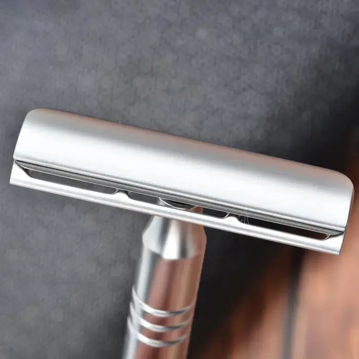 Vente flash ! Rasoir de sécurité pour homme YAQI Matte Chrome Color AC Blade Excalibur à lame simple