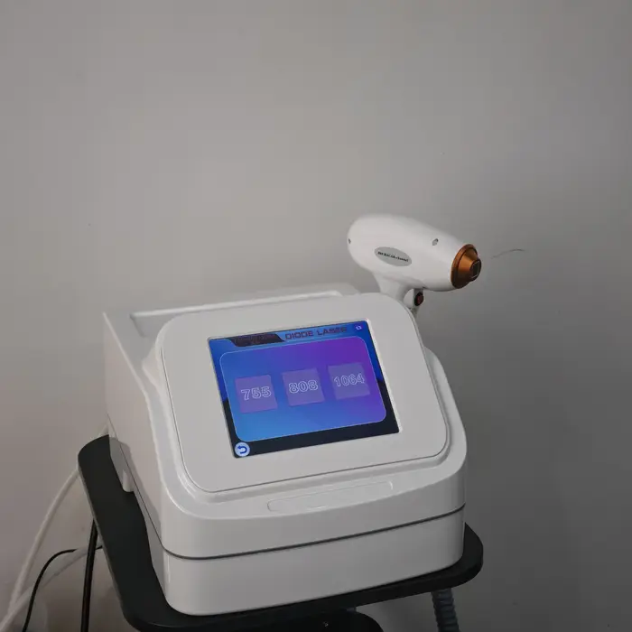 Équipement de beauté professionnel pour salon, épilateur laser à diodes 755 808 1064nm, refroidissement par glace, épilation indolore.