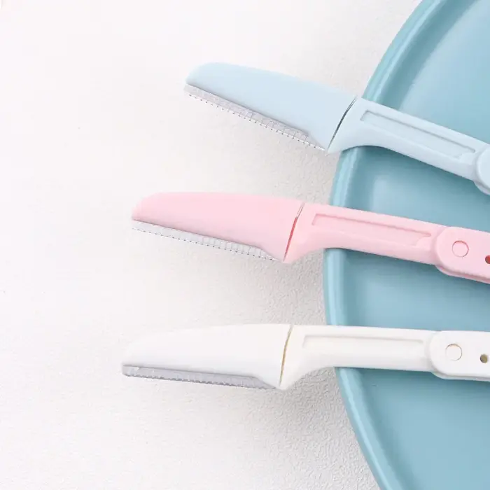 Tondeuse à sourcils pour femmes