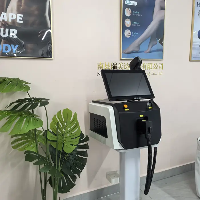 Machine d'épilation au laser à diode FAC 4 longueurs d'onde 755 808 940 1064 nm