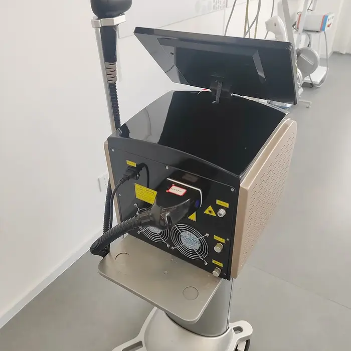 Machine professionnelle d'épilation au laser à diode Alexandrite avec refroidissement par glace