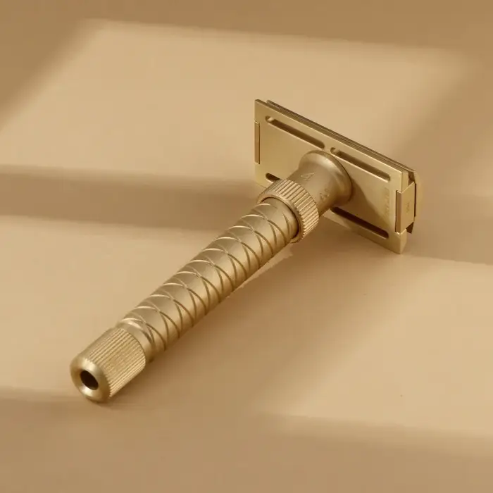Nouveauté 2026 ! Rasoir de sécurité Yaqi Brass V2 100% laiton, réglable, longueur 90 mm, diamètre 12 mm - la version finale