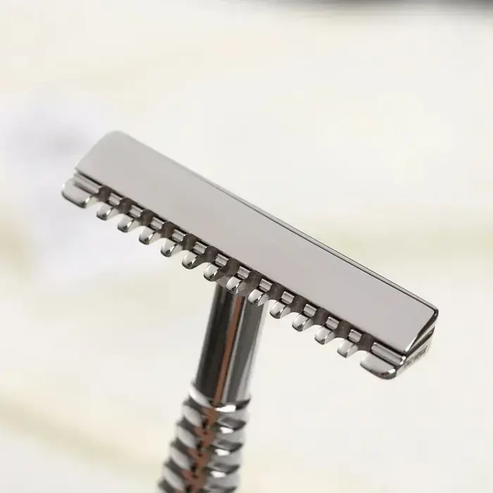 Rasoir de sécurité YAQI Romulus Open Comb Polished en acier inoxydable 316
