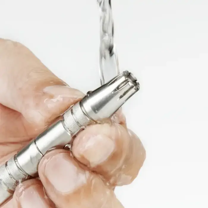 Mini tondeuse manuelle pour le nez et les oreilles