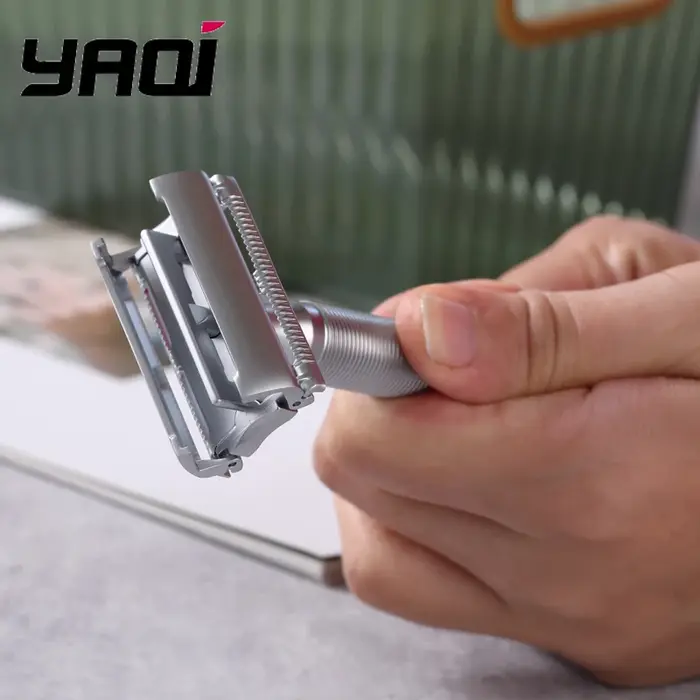 Rasoir de sécurité Yaqi Monarch couleur chrome mat