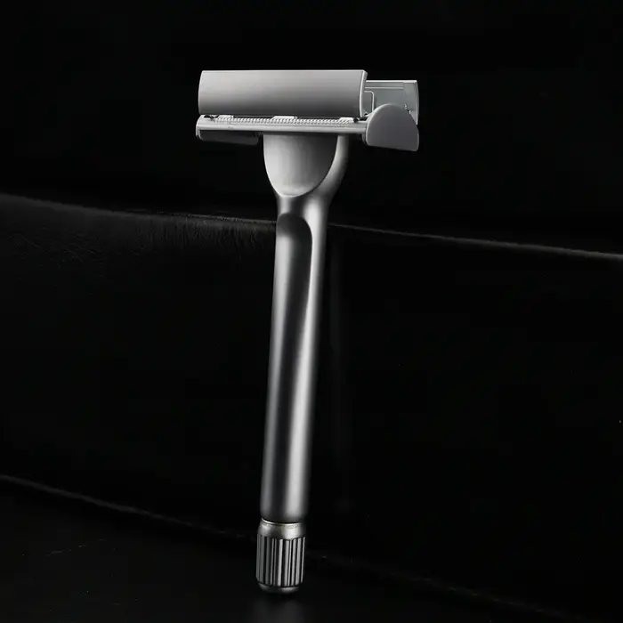 Rasoir manuel pour homme à ouverture par torsion