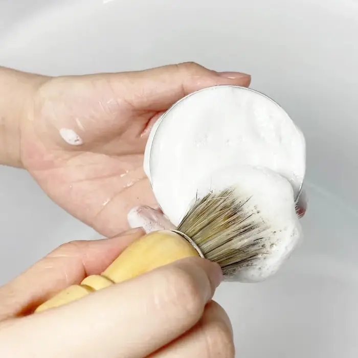 Savon de Rasage Artisanal pour Hommes – Texture Lisse
