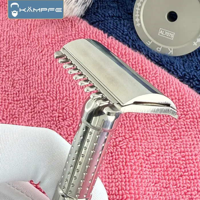 Rasoir de sécurité KAMPFE Double-Comb en titane, système de peignes ouverts et fermés réutilisable |
