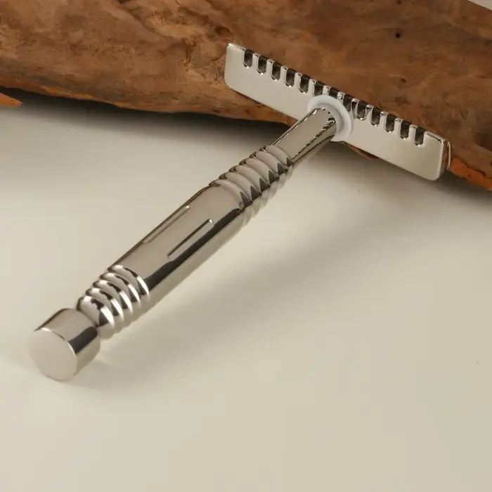 Rasoir de sécurité YAQI Romulus Open Comb Polished en acier inoxydable 316