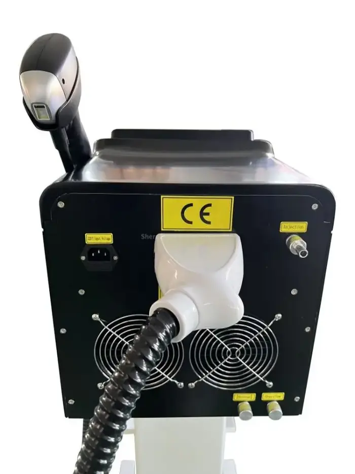 Machine portative d'épilation de platine de glace de Laser de Diode trois longueurs d'onde 808nm 755nm 1064nm équipement d'épilation rapide indolore