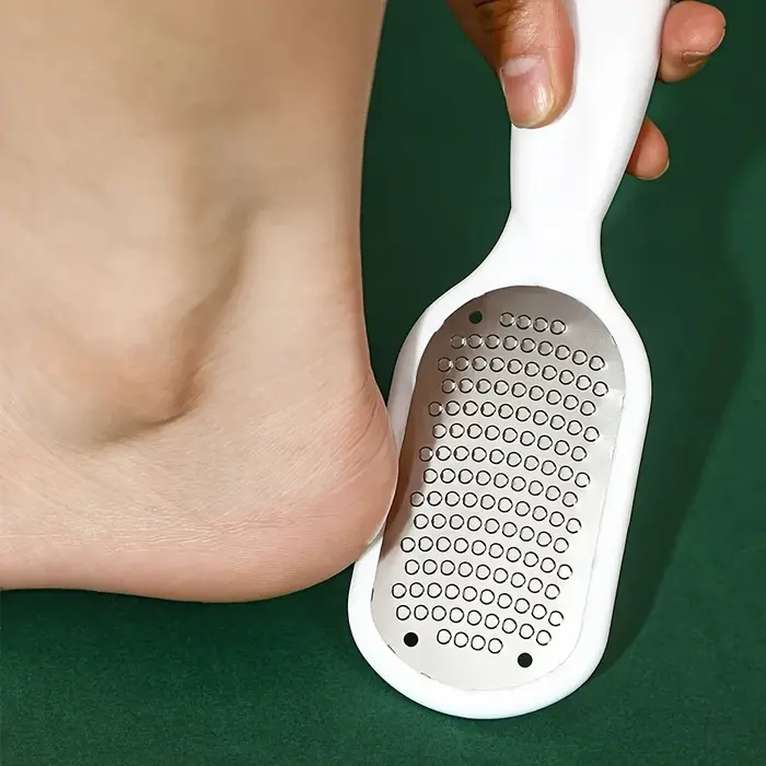 Outil professionnel pour le soin des pieds : lime à pédicure manuelle