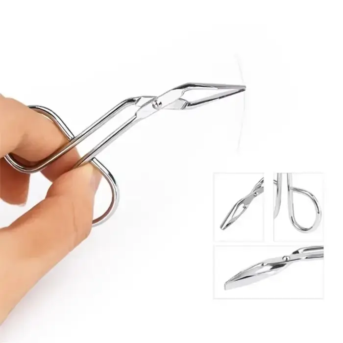 Pince à sourcils en forme de ciseaux
