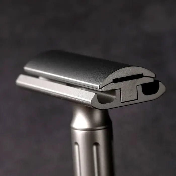 Rasoir de sécurité réglable en acier inoxydable de couleur mate Yaqi Avanti
