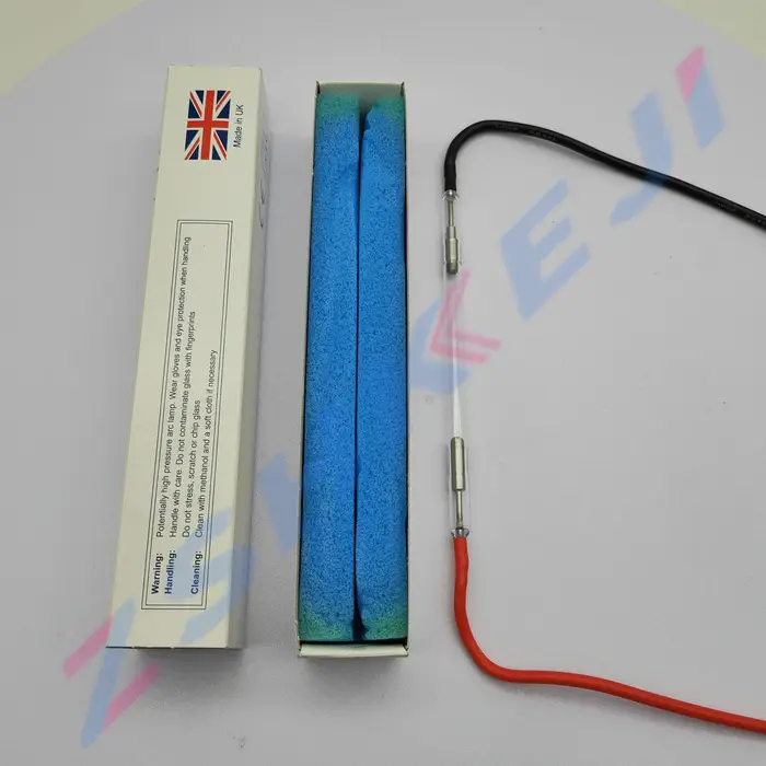 La lampe au xénon britannique forte lumière pulsée e-light OPT poignée d'épilation onze puces charge d'énergie compteur de cheveux instrument de beauté