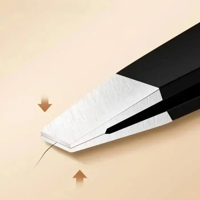 Pince à sourcils noire en acier inoxydable